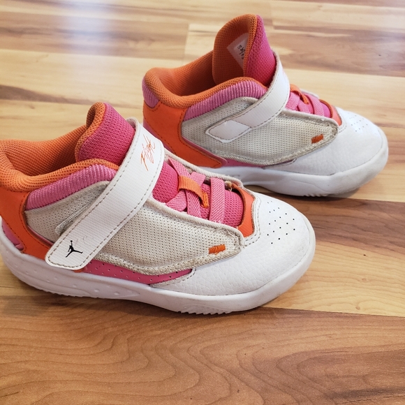 Jordan flights - Picture 2 of 3